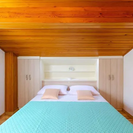 Apartment Two-bedroom In Vii *