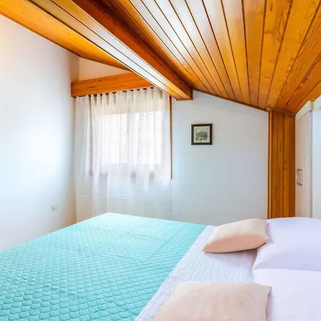 Two-bedroom In Vii Apartment *